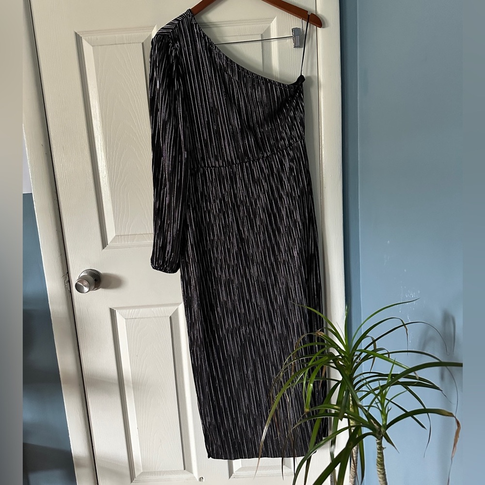 Black and Silver Single Arm Dress with Tags XL (YAS brand via ASOS)